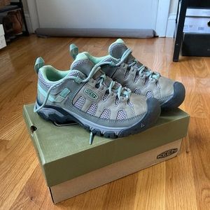 Keen Women’s Targhee Vent Hiking Shoes, size 6.5, Fumo/Quiet Green, new/unworn